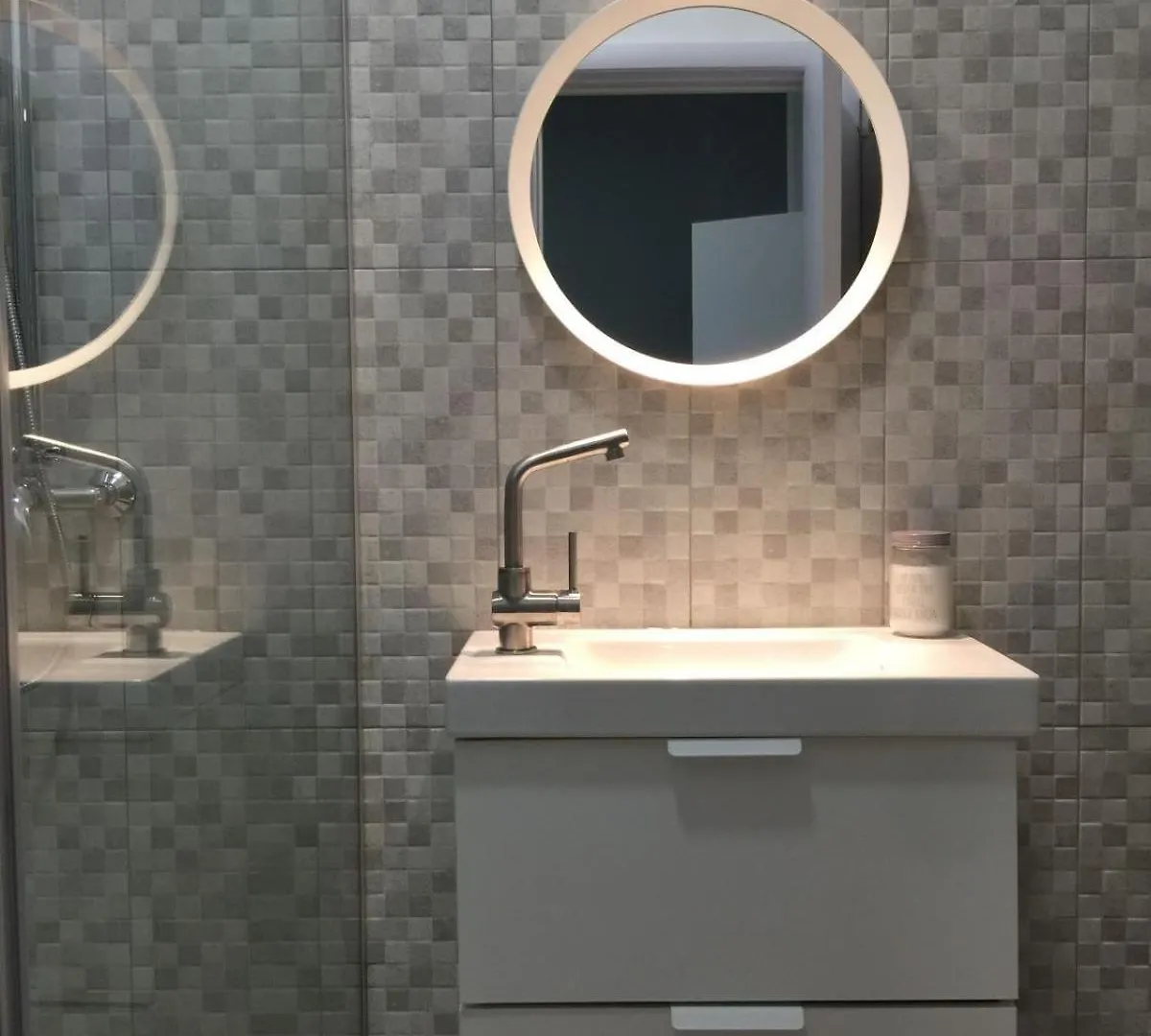 Apartment Luxury 2Bdrm Apt Bucharest